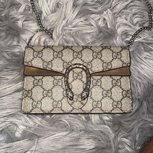 - Dionysus GG Supreme super mini bag